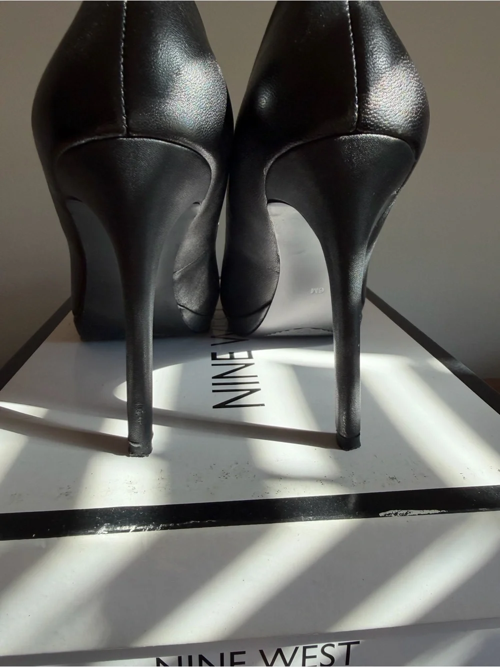 Nine West Black Leather Platform Pumps Heels Size 6M
